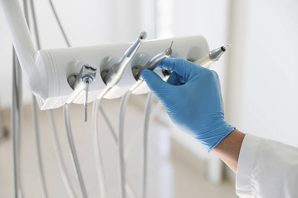Professional Emergency Dentist technician working in Clawson, MI